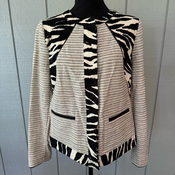 Chicos Black & White Animal Print Jacket ~ 0 - Picture 1 of 11